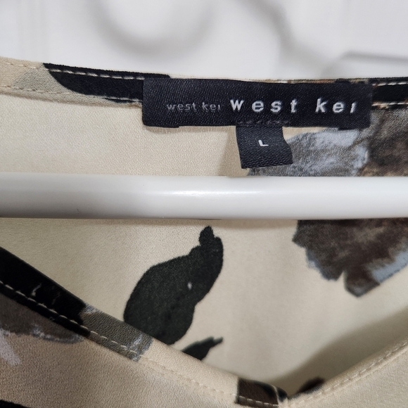 West Kei Black and Cream Long Sleeve Tunic with Boxy Style and Notched Collar - Picture 5 of 6